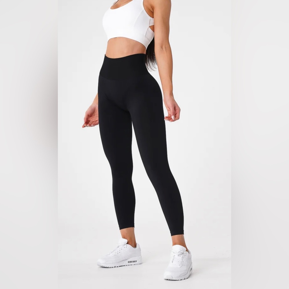 Brand New NVGTN leggings